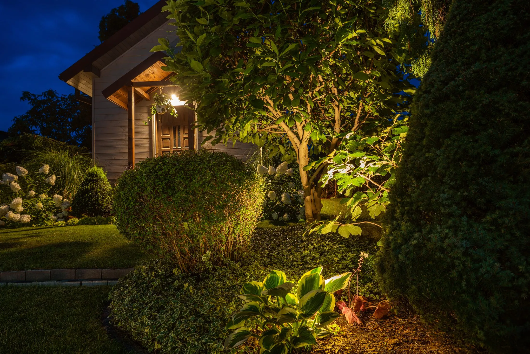 Landscape & garden lighting